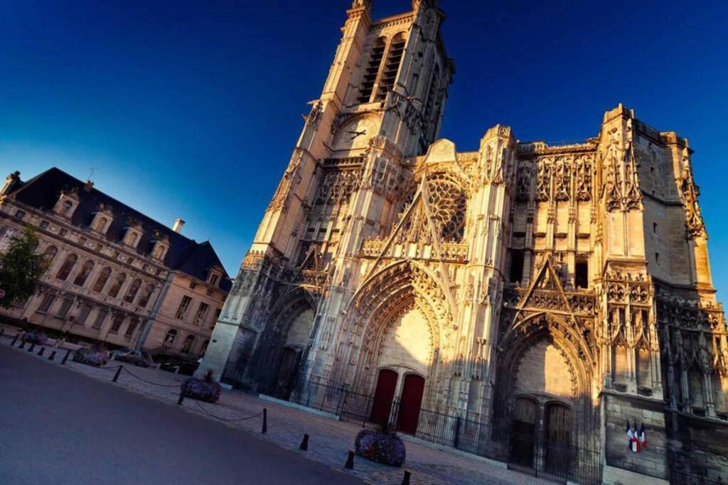 Colibri Studio Coeur De Ville Mon Groom Troyes Dış mekan fotoğraf